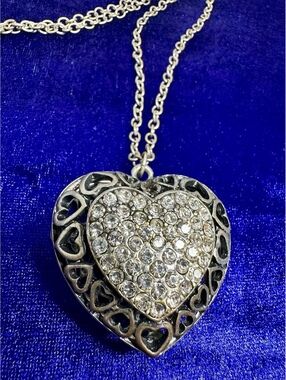 Vintage Blackened Intricate Filigree Heart-Shaped Pendant Sparkling Ringstones